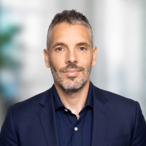 Retrato de David Buendía, agente exclusivo DKV en España